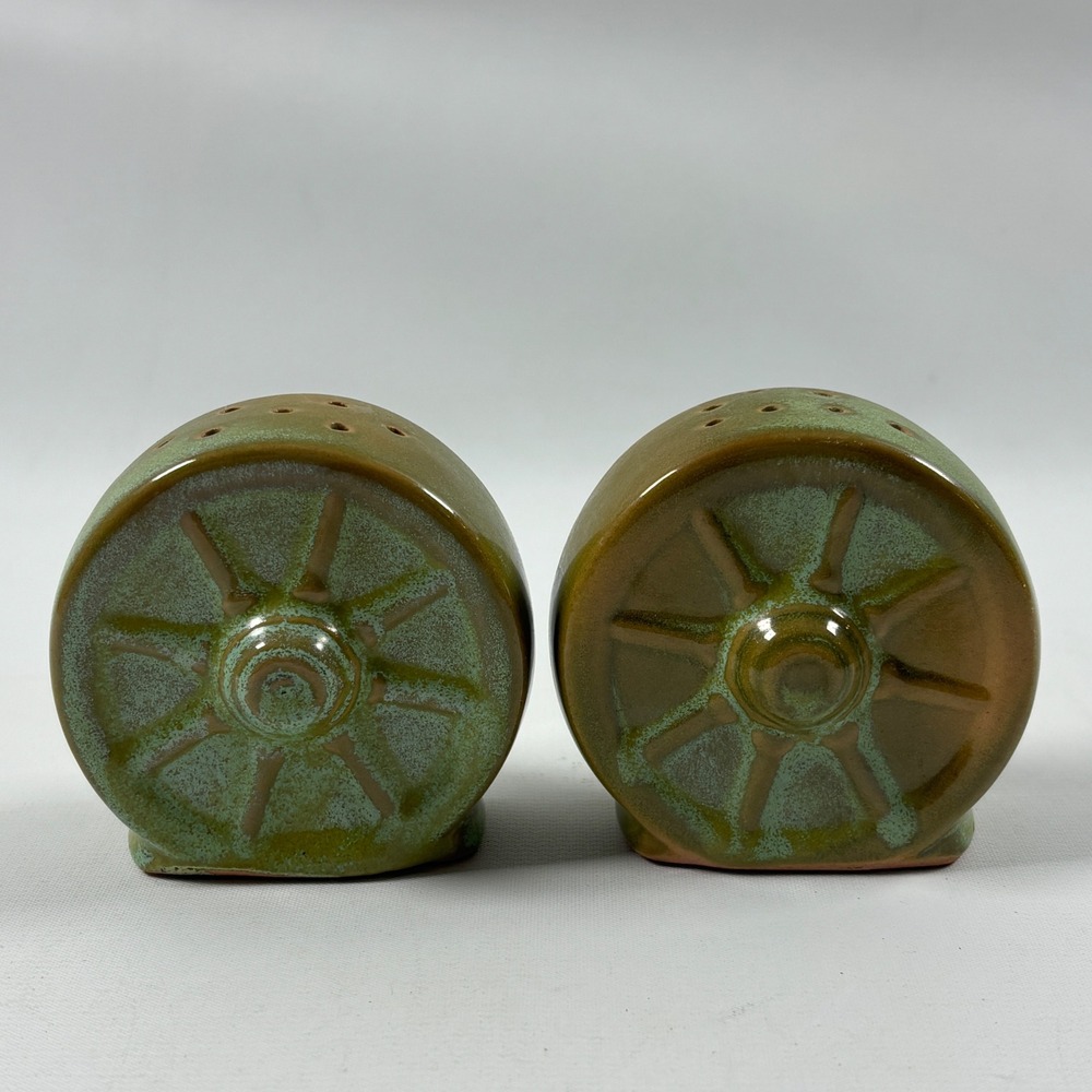 Vintage Frankoma Wagon Wheel Salt Pepper Shaker Set Prairie Green Need Stoppers